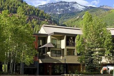 Cimarron Lodge