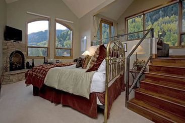 Cimarron Lodge