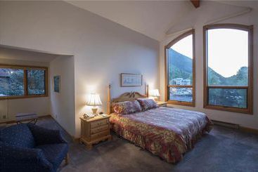 Cimarron Lodge