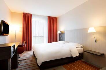 هتل Park Inn By Radisson Lille Grand Stade