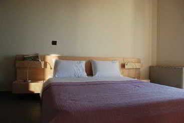 هتل Sugar & Almond Luxury Apartments