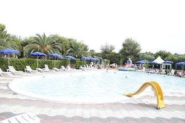اقامتگاه Vela Club Hotel & Appartamenti