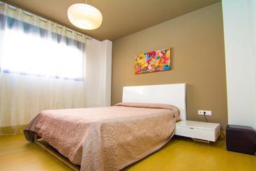 Apartamentos 16:9 Playa Suites