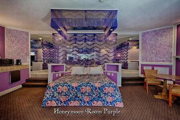 هتل Inn of The Dove