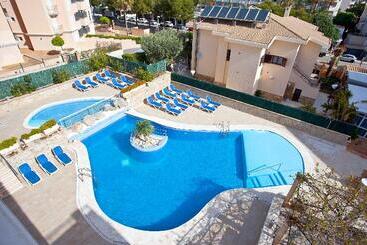 Sol y Mar Apartments