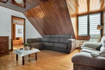 Arafita Apartamentos   Casa Honoria Amplio, Con Vistas Y Parking - Escarrilla