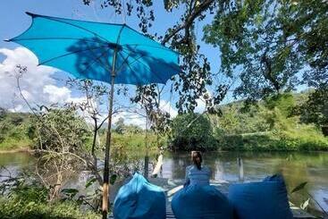 تختخواب و صبحانه Ho Kho Coffee And Cottages