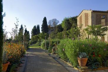 צימר Relais Borgo Petrognano