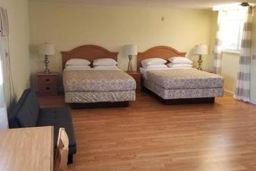 هتل Beach Cove Waterfront Inn