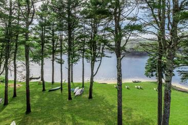 هتل Beach Cove Waterfront Inn