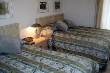 استراحتگاه The Diplomat Beach Club Suites