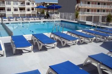 استراحتگاه The Diplomat Beach Club Suites
