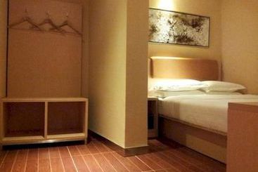 Yija Hotel