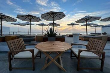 هتل Wala Beach Club
