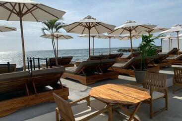 هتل Wala Beach Club