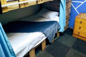 הוסטל Sunset Beach Backpackers