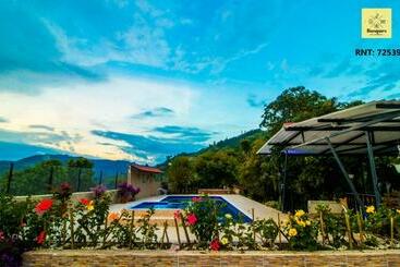 هتل Bosques De La Pradera