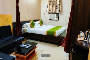 هتل Kailash Inn By Wb Comfort