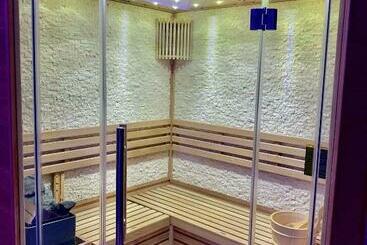 پانسیون Suite Privative Jacuzzi Sauna De La Villa Del Castagnol