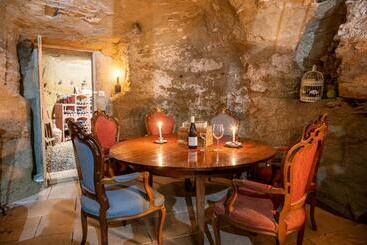 B&b Bacchus Grotto With Only 1 Suite 45m2, Plunge Pool & Jardin Privé