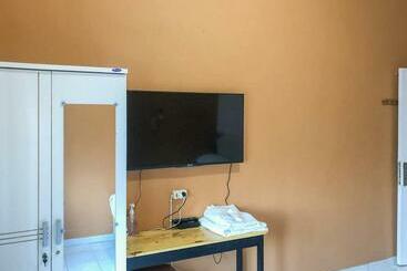 هتل Celly Homestay Samarinda Redpartner