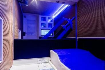 هتل کپسول Resting Pods   Zzzleepandgo Wien Airport