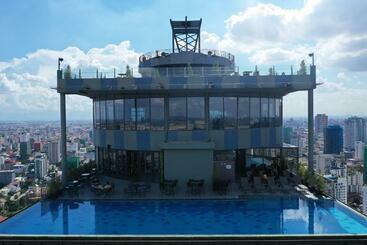 هتل The Penthouse Residence