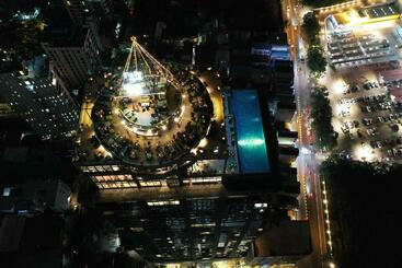 هتل The Penthouse Residence