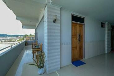 هتل Reddoorz Near Poso City Mall
