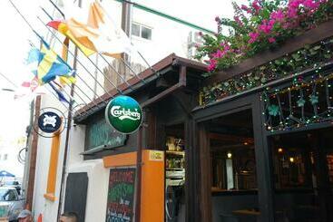 پانسیون Harrys Inn Guesthouse