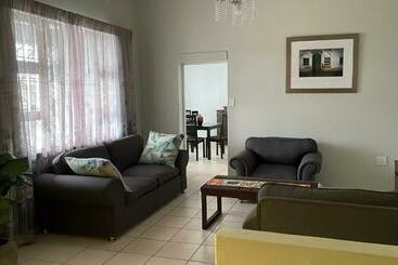 پانسیون Ikhwezi Guest House