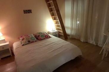 تختخواب و صبحانه Belle Chambre Sur Terrasse à 3 Min De La Gare