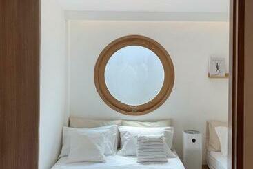 پانسیون Marlowe Tony S Home