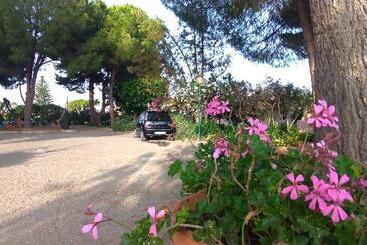 هتل آپارتمان Villa Teti   Sicilia