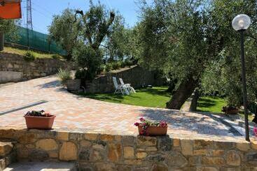 تختخواب و صبحانه Casa Vacanze Uliveto