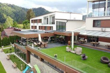 هتل Roser House Boutique   Pe Malul Lacului Colibita