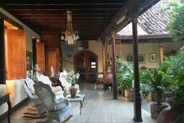 پانسیون Casadelias
