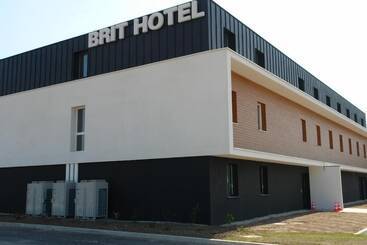 Brit Hotel Vannes Theix