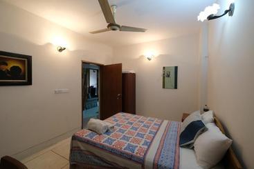 هتل Green House Guest House