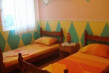 هتل Alvanita Apartments