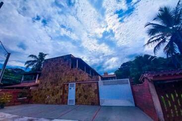 פנסיון Residencial Via Mar   Massaguaçu