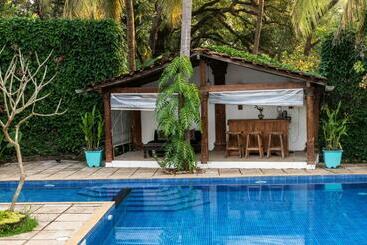 هتل Island House Goa