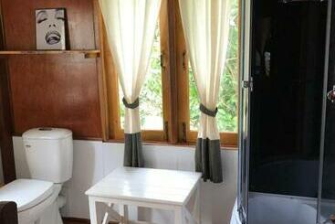 هاستل Cottage House