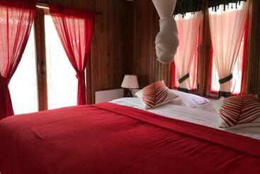 هاستل Cottage House