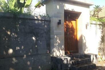 پانسیون Gede House Tejakula