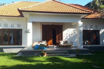 پانسیون Gede House Tejakula