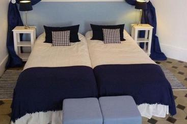 تختخواب و صبحانه Le Relais De Chasse