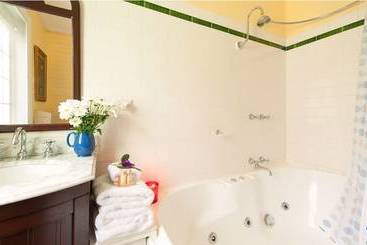 هتل Adeline Bed And Breakfast