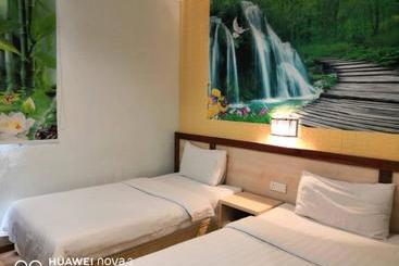 هتل Mega Inn