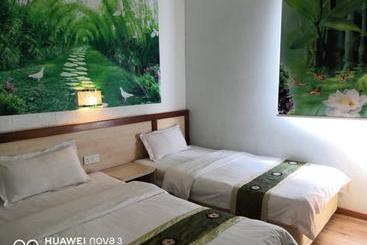 هتل Mega Inn
